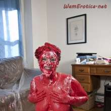Leila: New photoset--coated in frosting!