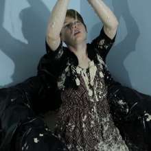 Stella: Stella trashes a dress with oatmeal.