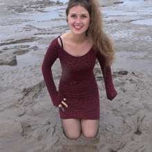 LisaMoomin: Alice Wears A Great Dress With Fishnets..