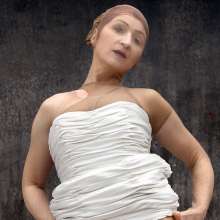 FOXY: Extreme encasement in clay