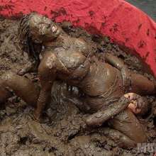 wamfan: Mud Wrestling Video: Pinned in Mud
