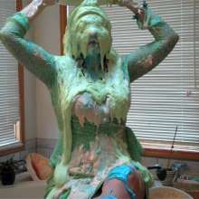 Messygirl: Mrs. Bee is Going to a Garden Party!