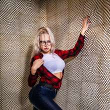 wet.look.me: Fixed Quality!  Paige in glasses, jeans and a shirt!  Wetlook 2020.