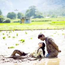 TimsMessyFiction: Indian Newlyweds in the Mud