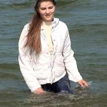 EuroWAMstore: Caroline Wets Her Boots and Jeans