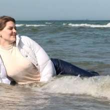 EuroWAMstore: Caroline Wets Her Boots and Jeans