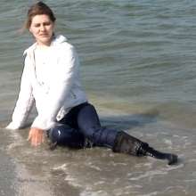 EuroWAMstore: Caroline Wets Her Boots and Jeans