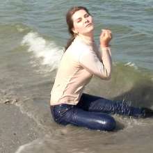EuroWAMstore: Caroline Wets Her Boots and Jeans