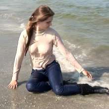 EuroWAMstore: Caroline Wets Her Boots and Jeans