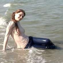 EuroWAMstore: Caroline Wets Her Boots and Jeans