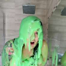 TheGungeZone: Charley's Bikini Gunging