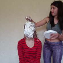 Top Messy Girls: Jessie Gets Chocolate Peanut Butter Pies.