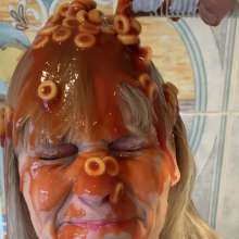 KatrinaMessyMilf: Me Katrina Getting Messy with Spaghetti and Tomatoes