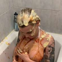 KatrinaMessyMilf: Katrina Sploshing with Sauces