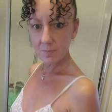 Cinqgirlracer: Naughty Housewife Cinq Fills Her New PVC Pants.
