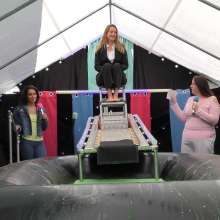 LiquidX: The Plunga!: Financier Jo vs Beautician Issy