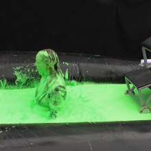 LiquidX: The Plunga!: Financier Jo vs Beautician Issy