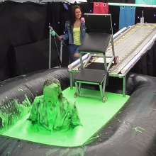 LiquidX: The Plunga!: Financier Jo vs Beautician Issy
