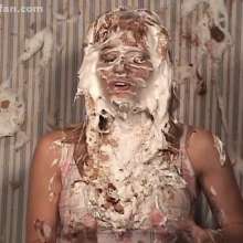Anglefan: Liz debuts in pied fashion