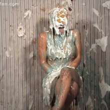 Anglefan: Liz debuts in pied fashion
