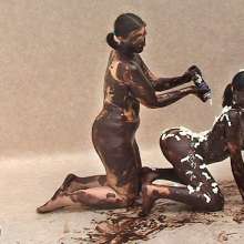 FOXY: video lesbian duo in chocolate
