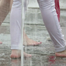 Alik: New video. Three fountains. Wetlook girls