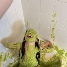 Slimed Models: LaRae gets Slimed for the First Time with Slimed Models