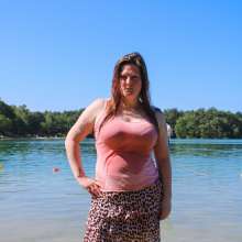 Wamtastic Jessica: Jacqueline Swims in Knee-high Boots!