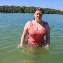Wamtastic Jessica: Jacqueline Swims in Knee-high Boots!