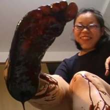 Alumi: 20-yr-old Japanese girl embraces messy face + foot fetish in unscripted vid