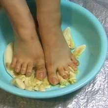 Alumi: 20-yr-old Japanese girl embraces messy face + foot fetish in unscripted vid