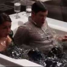 mad_mick_at: Modern Family bathtub scene (non yt-find)