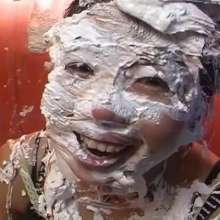 Alumi: The 4 Girls from Osaka in 'Pie in the Face Uno'