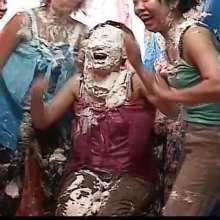 Alumi: The 4 Girls from Osaka in 'Pie in the Face Uno'