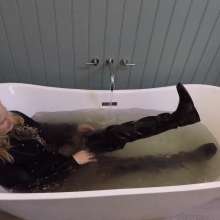 WetandMuddy: Video 67--Ice Cold Bath