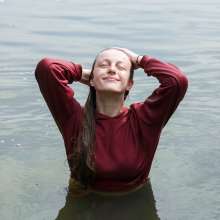 wet.look.me: 3 Wetlook Girl Sets in Shower, Pool and River--Lets Enjoy!  | Wetlook.biz