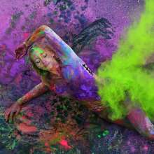 eileenvogel: W355 Eileen splashed with paint in the garden