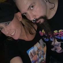 messyhot: Favorite bartender and I ended up in matching sploshing shirts