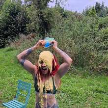 TheGungeZone: Amber's Messy Custard Fun