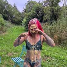 TheGungeZone: Amber's Messy Custard Fun