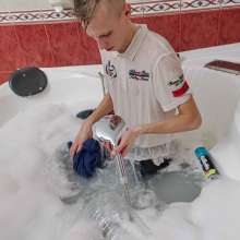 Wet Live Team: Artem Covered Himself with Foam and Bathed in a Jacuzzi