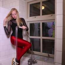 WetPlace: Beautiful Eileen Taking Shower In Red Leggings