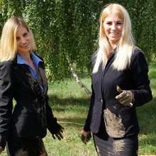Lara_eurowam: Kimi's and Alida's mud Trailer