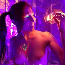 messyhot: Encina Has Her First Cake Experience with a Blacklight Cake