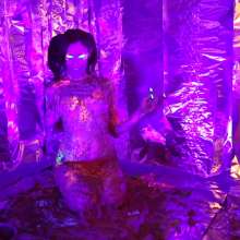 messyhot: Encina Has Her First Cake Experience with a Blacklight Cake
