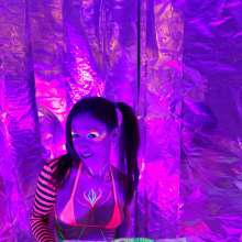messyhot: Encina Has Her First Cake Experience with a Blacklight Cake