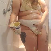 Goddesstorirose: Filling My White Undies with Creamy Products Makes Me Cum