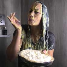 TheGungeZone: Kelli's Messy Custard Tease