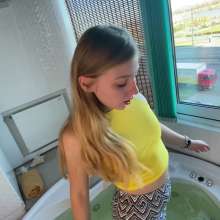 WetPlace: Lovely Nastya Afternoon Bathing