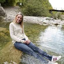 Ag Italian Wetlook: Elaine in river with Adidas Superstar, socks, jeans and woolen sweaters